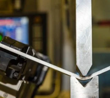 دستگاه خمکاری فلزات