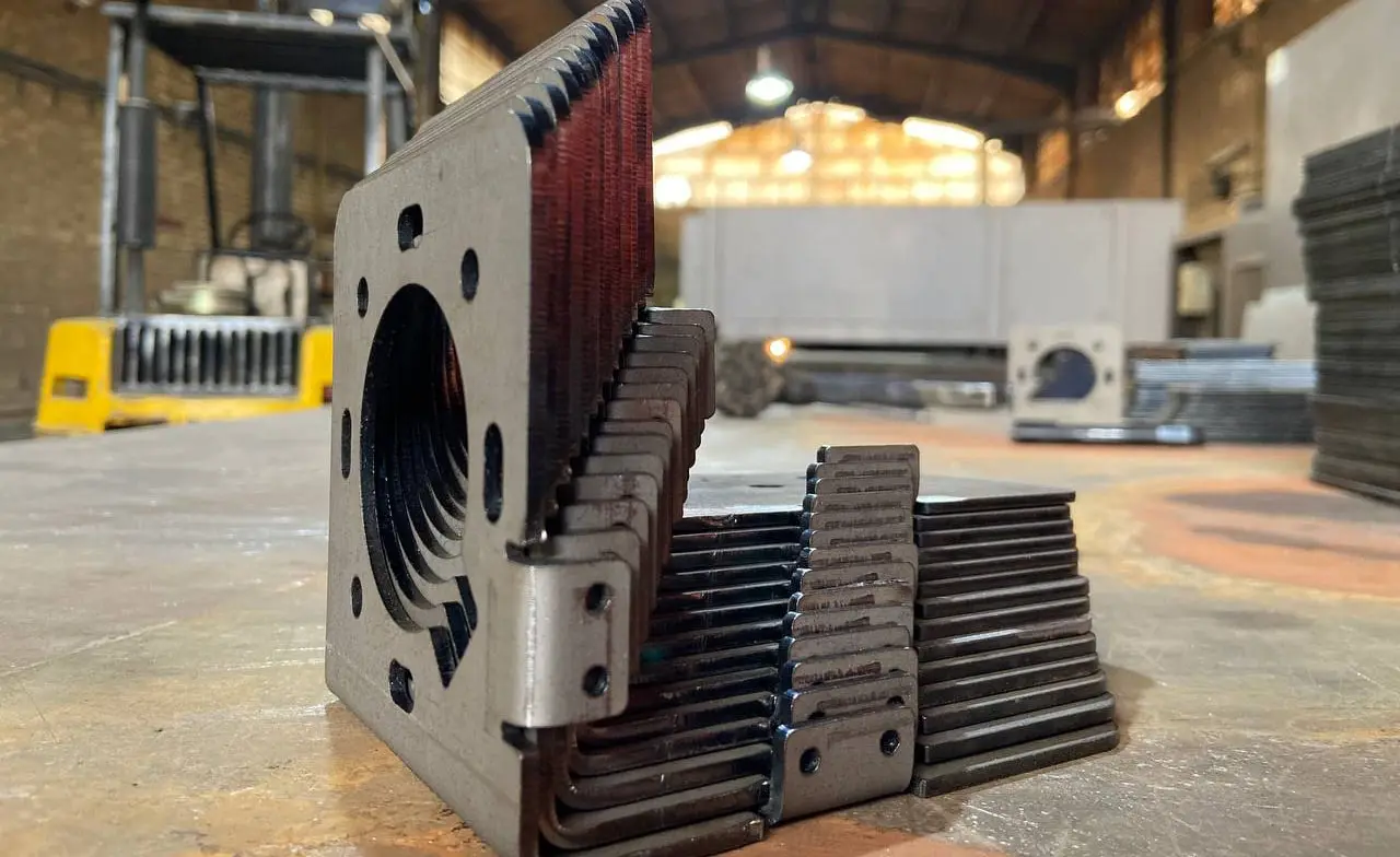 برش لیزر ورق استیل