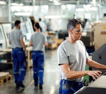 مونتاژ قطعات فلزی