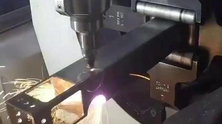 علت ضعیف شدن نور لیزر برای دستگاه برش لیزر