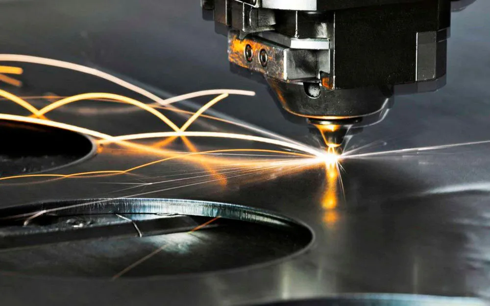 مقایسه لیزر YAG و لیزر فایبر