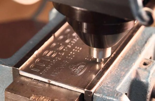 علت ضعیف شدن نور لیزر برای دستگاه برش لیزر