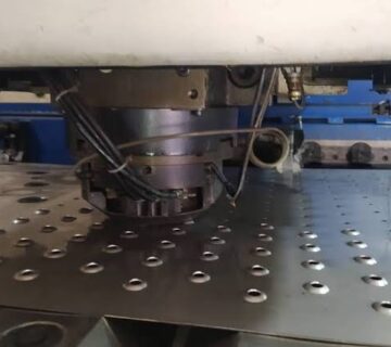 برش لیزر یا پانچ CNC
